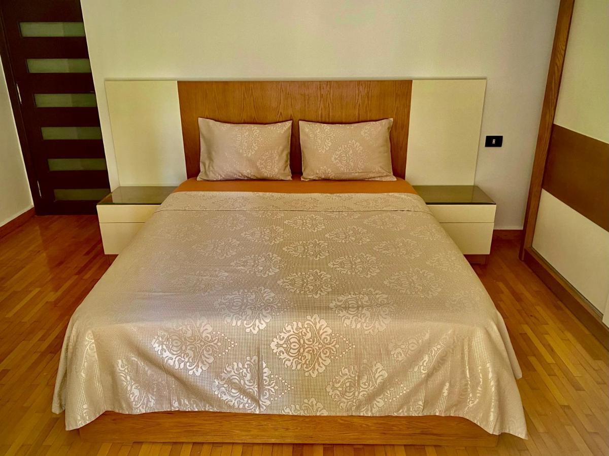 Апарт готель Golden House - Men Only Місто ім. 6 Жовтня Екстер'єр фото