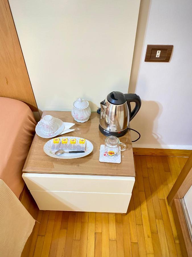 Апарт готель Golden House - Men Only Місто ім. 6 Жовтня Екстер'єр фото
